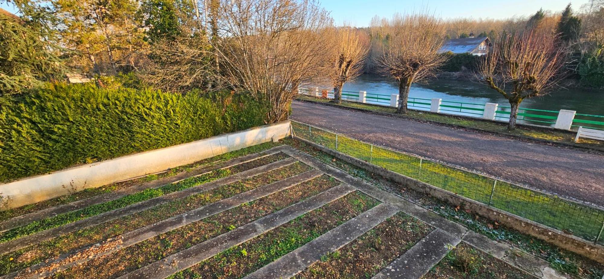 Pavillon Avec Jardin Clos Au Bord De L'Yonne Coulanges-sur-Yonne Extérieur photo