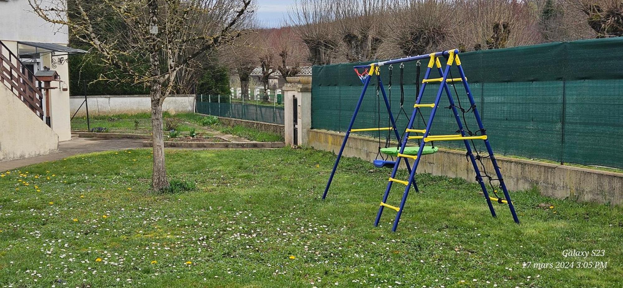 Pavillon Avec Jardin Clos Au Bord De L'Yonne Coulanges-sur-Yonne Extérieur photo